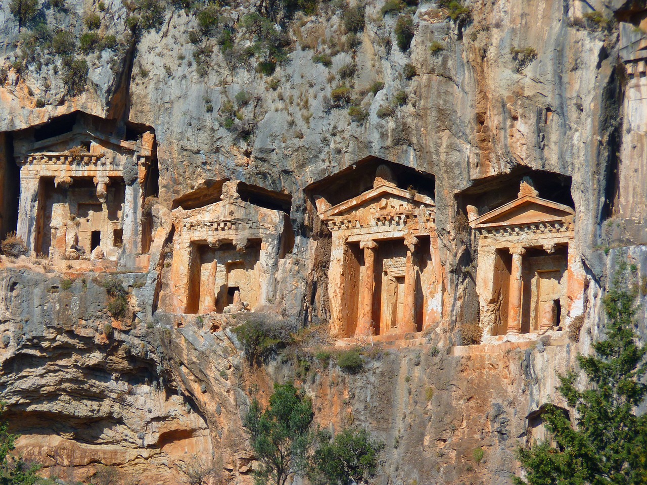 They saw the empty tomb of Jesus and believed from today's reading with Wes Schaeffer.